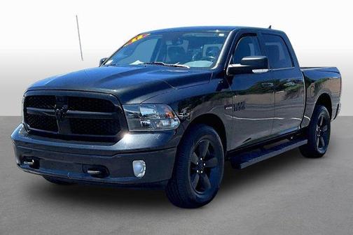 Brilliant Black Crystal Pearlcoat 2018 RAM 1500 Big Horn