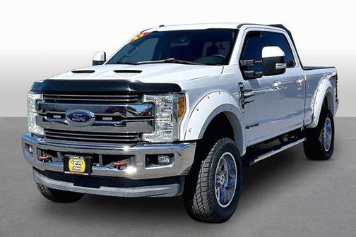 Oxford White 2017 Ford F-250 Lariat