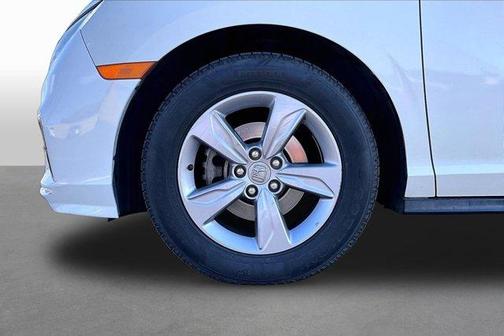 White 2018 Honda Odyssey EX-L