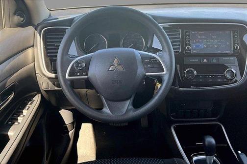 2018 Mitsubishi Outlander ES