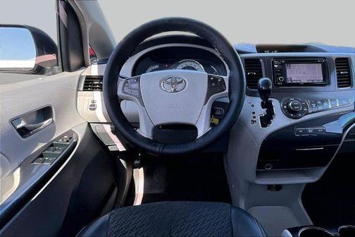 Black 2014 Toyota Sienna SE