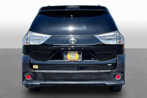 Black 2014 Toyota Sienna SE