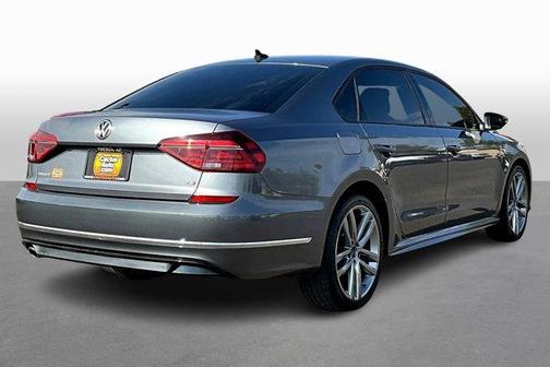 2018 Volkswagen Passat 2.0T R-Line