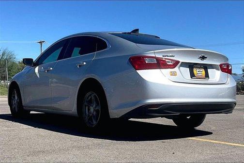 Silver Ice Metallic 2018 Chevrolet Malibu 1LS