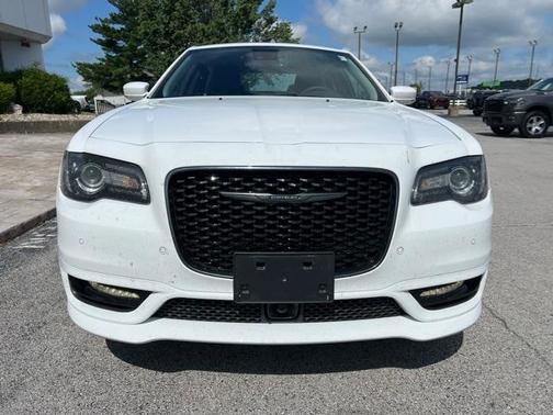 2023 Chrysler 300 Touring L