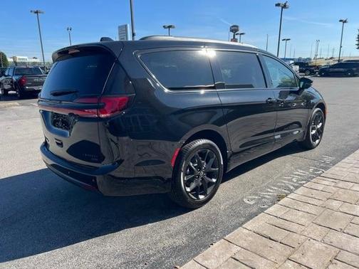 2026 Chrysler Pacifica Limited
