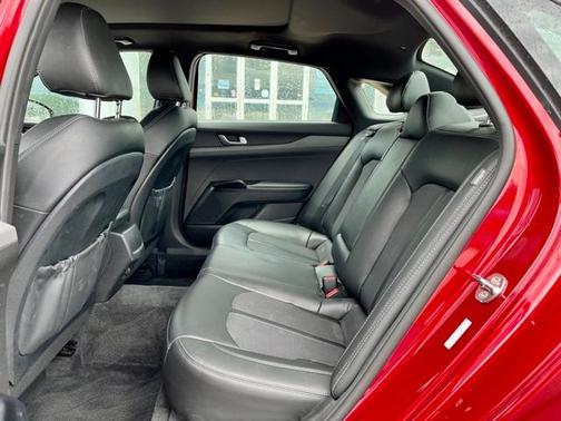 Photo 4 of 32 of 2021 Kia K5 GT-Line