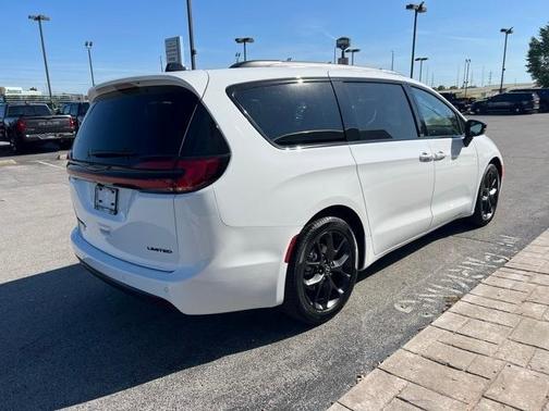 2026 Chrysler Pacifica Limited