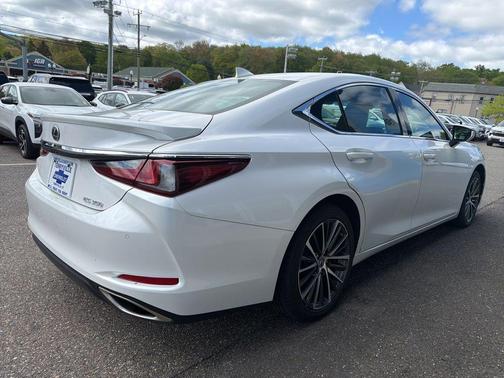 White Pearl 2023 Lexus ES 350 350