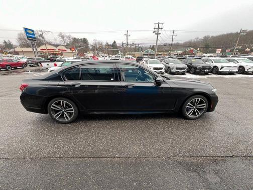 2022 BMW 750 i xDrive