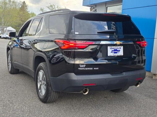 2022 Chevrolet Traverse LT Leather