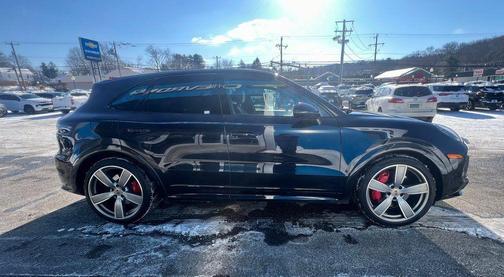 2022 Porsche Cayenne GTS
