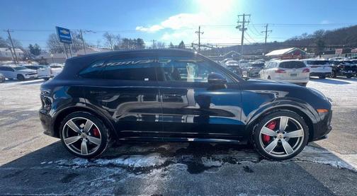 2022 Porsche Cayenne GTS