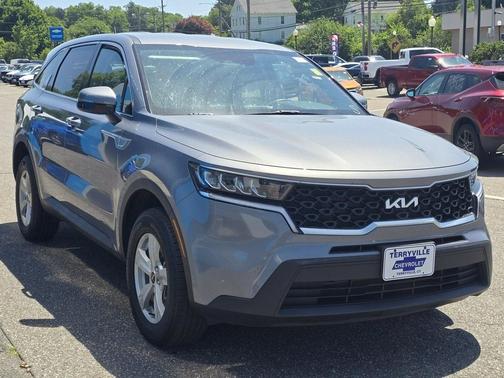 2022 Kia Sorento LX