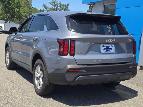 2022 Kia Sorento LX