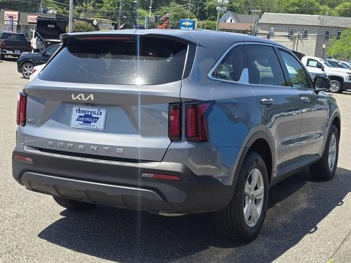 2022 Kia Sorento LX