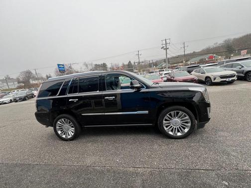 2020 Cadillac Escalade Platinum