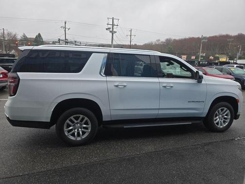 2022 Chevrolet Suburban LT