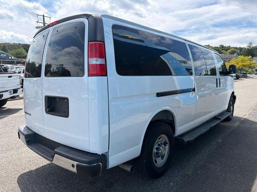 Summit White 2025 Chevrolet Express 3500 LT