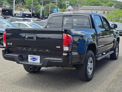 2022 Toyota Tacoma SR