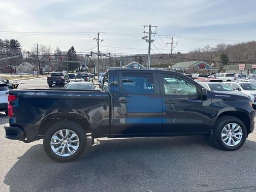 2022 Chevrolet Silverado 1500 Custom