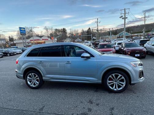 2025 Audi Q7 55 Premium Plus