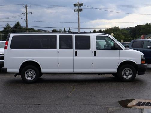 2023 Chevrolet Express 3500 LS