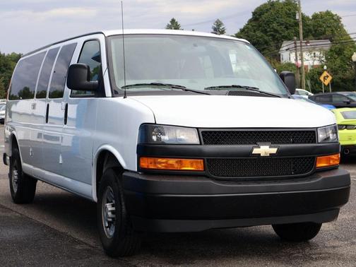 2023 Chevrolet Express 3500 LS