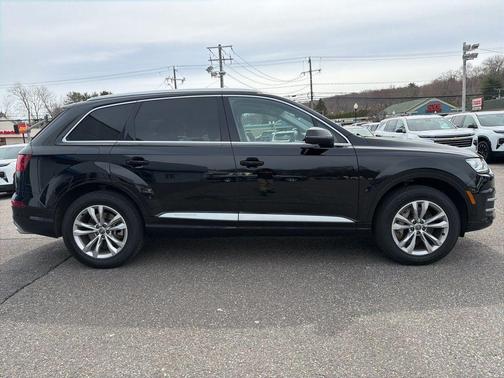 Night Black 2019 Audi Q7 45 Premium