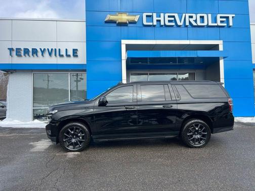 2023 Chevrolet Suburban RST