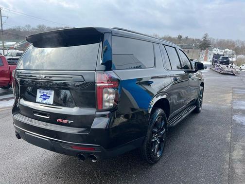 2023 Chevrolet Suburban RST