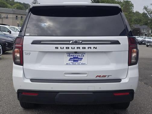 2023 Chevrolet Suburban RST