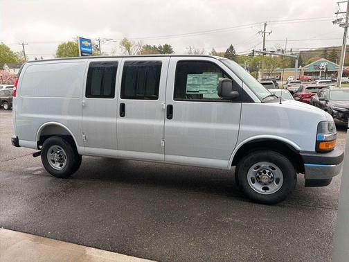 Summit White 2026 Chevrolet Express 2500 Work Van