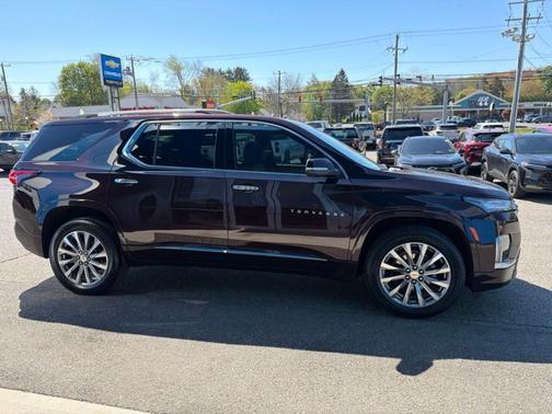 Black Cherry Metallic 2023 Chevrolet Traverse Premier