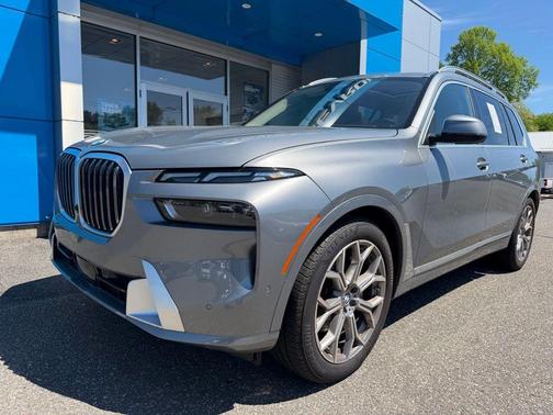 Skyscraper Gray Metallic 2024 BMW X7 xDrive40i