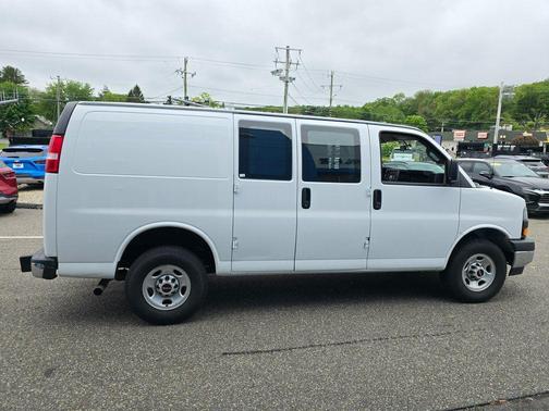 2023 GMC Savana 2500 Work Van
