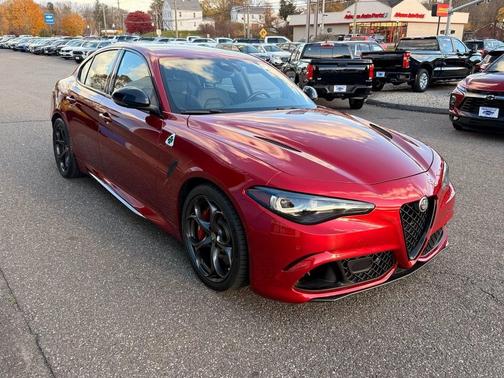 2024 Alfa Romeo Giulia Quadrifoglio