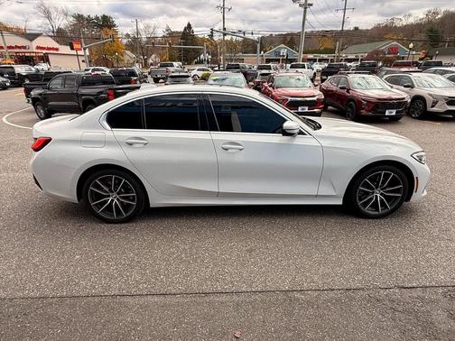 2020 BMW 330 i