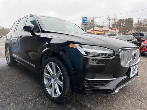 Onyx Black Metallic 2017 Volvo XC90 Hybrid T8 Inscription