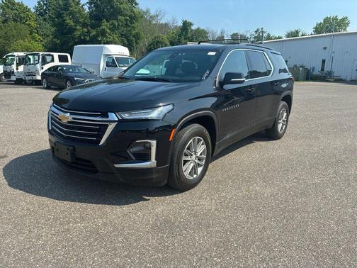 Mosaic Black Metallic 2023 Chevrolet Traverse LT Cloth