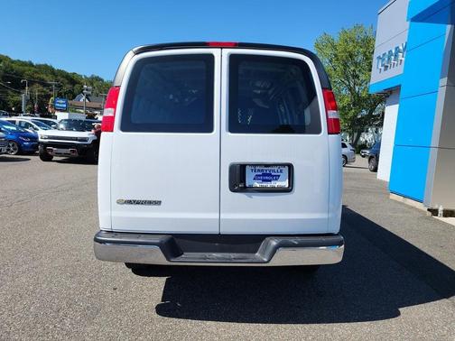 2025 Chevrolet Express 3500 Work Van