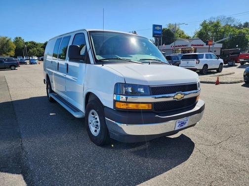 2025 Chevrolet Express 3500 Work Van