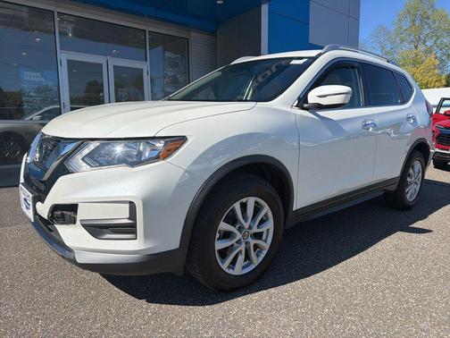 White 2019 Nissan Rogue SV