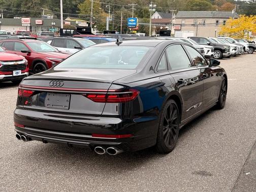 2025 Audi S8 4.0T quattro