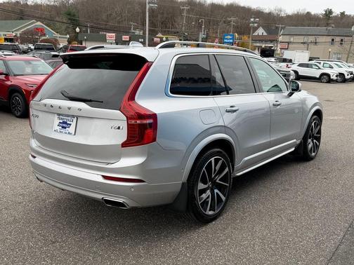 2018 Volvo XC90 T6 Momentum