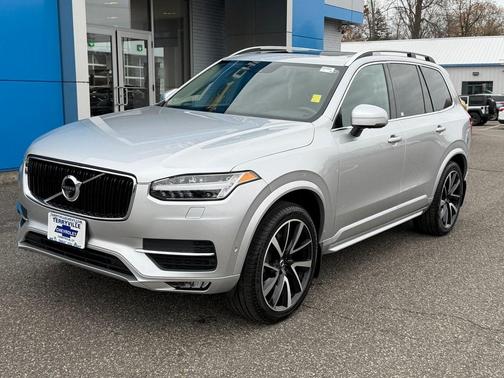 2018 Volvo XC90 T6 Momentum