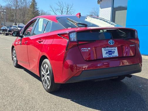 2022 Toyota Prius LE