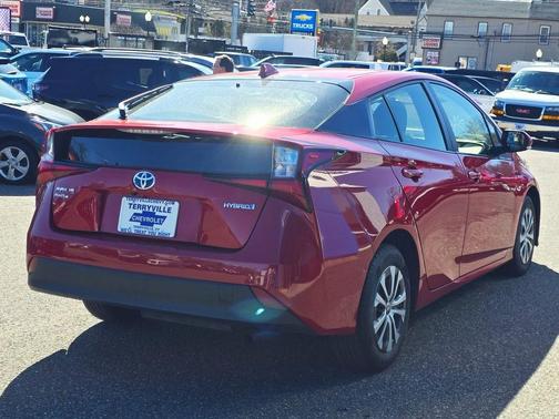 2022 Toyota Prius LE