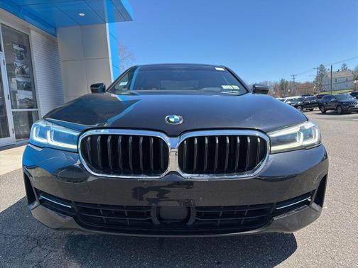 Black Sapphire Metallic 2022 BMW 530 i xDrive