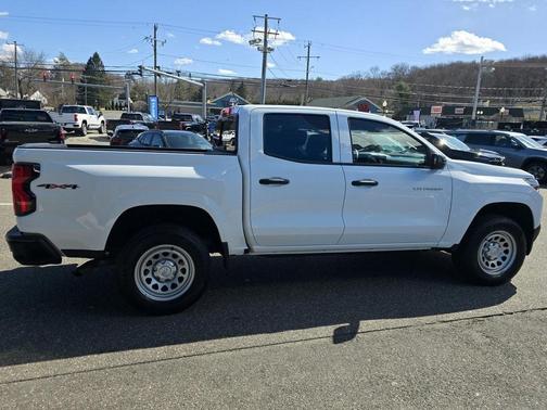 2024 Chevrolet Colorado WT